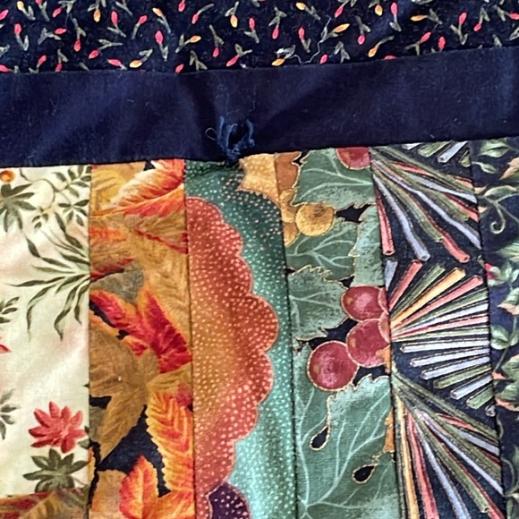 Comforter Quilt, Queen, Handmade in Vermont, Like New - Picture 13 of 14